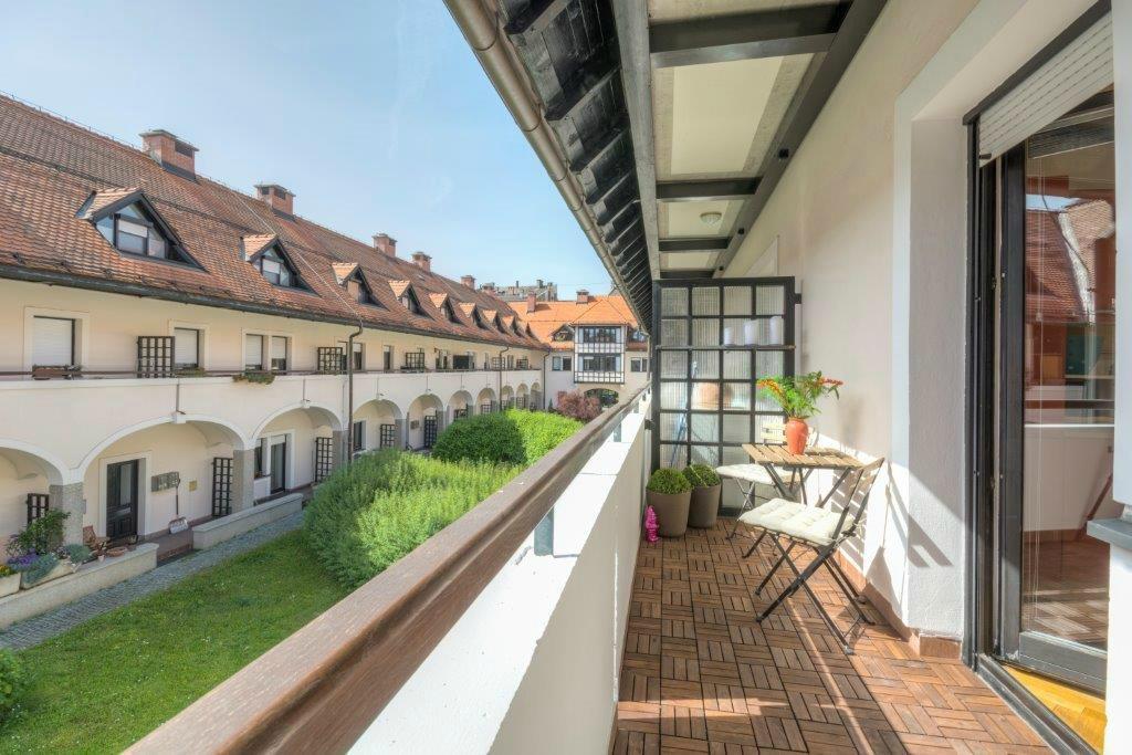 Apartments Fine Ziherlova Ljubljana Ngoại thất bức ảnh